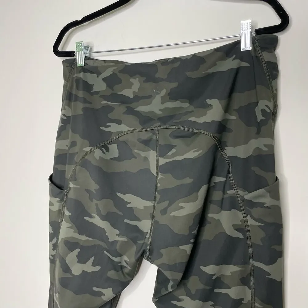Athleta Ultimate 7/8 Tight in Camo Leggings 2X - Picture 7 of 8